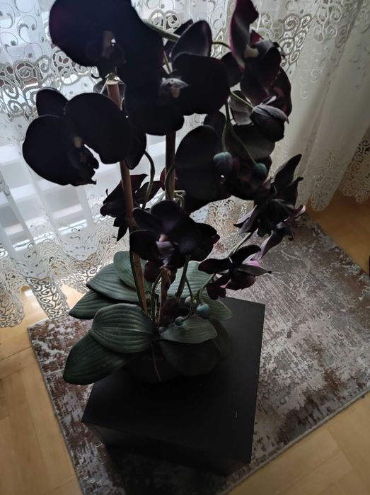 Sprzedam 1 sztuczny kwiatek typu storczyk.