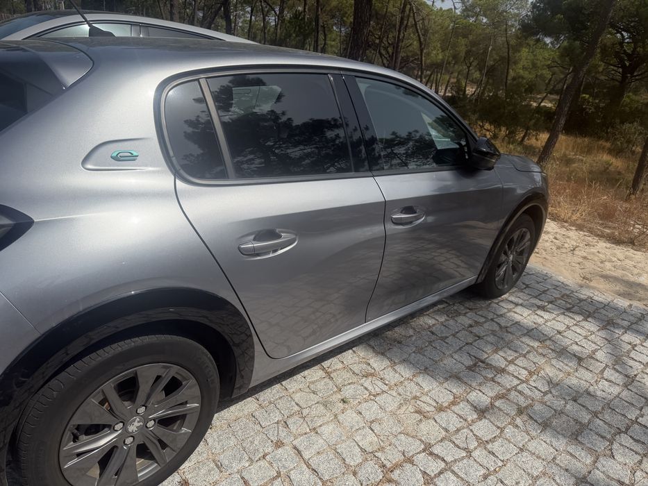 Peugeot e-208 — fotografia 3