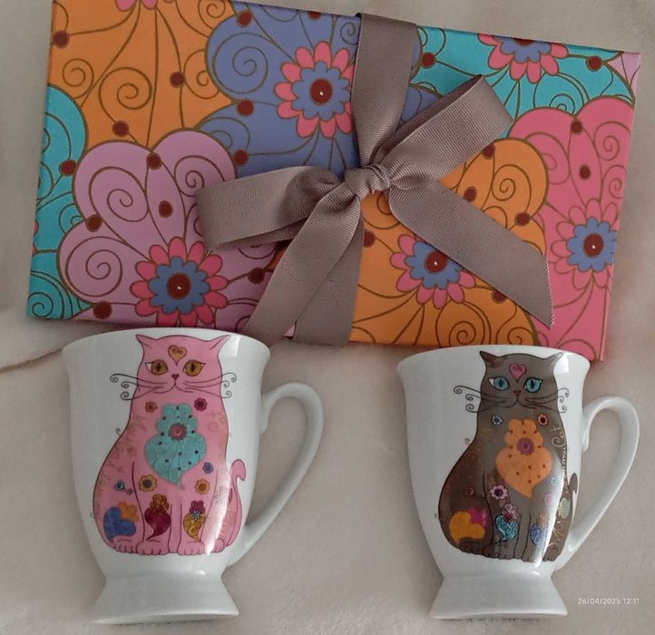 2 canecas marca GATO PRETO