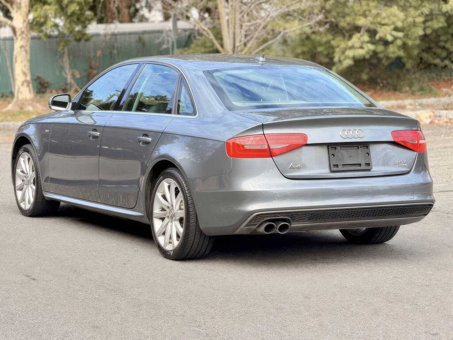 Audi A4 quattro Premium      2014