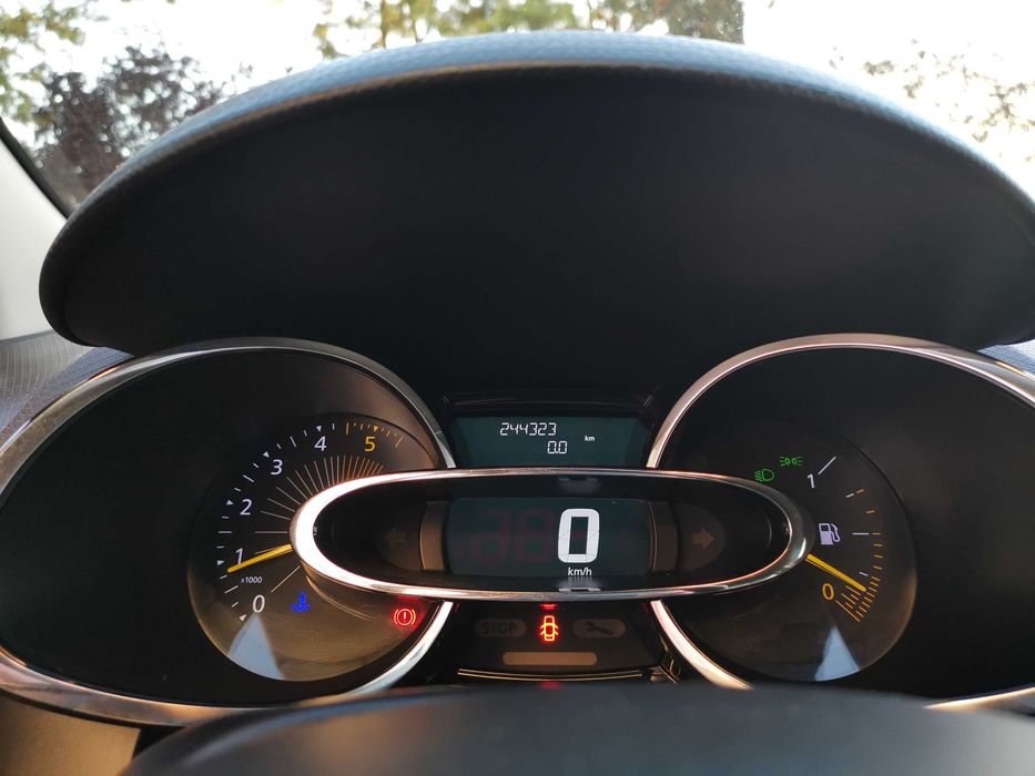 Renault Clio IV Sport Tourer 1.5 dCi 75 eco2