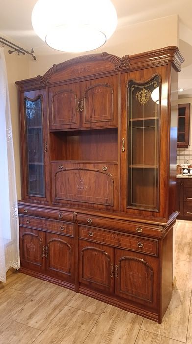 Kredens i komoda stylizowana