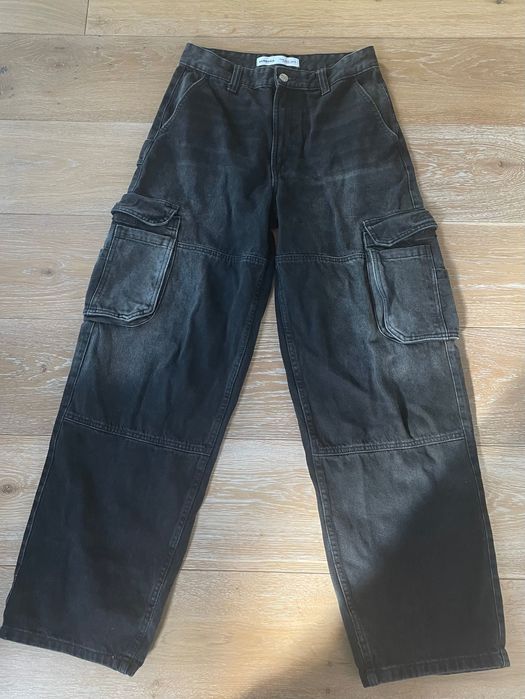 Spodnie jeansowe cargo Bershka S