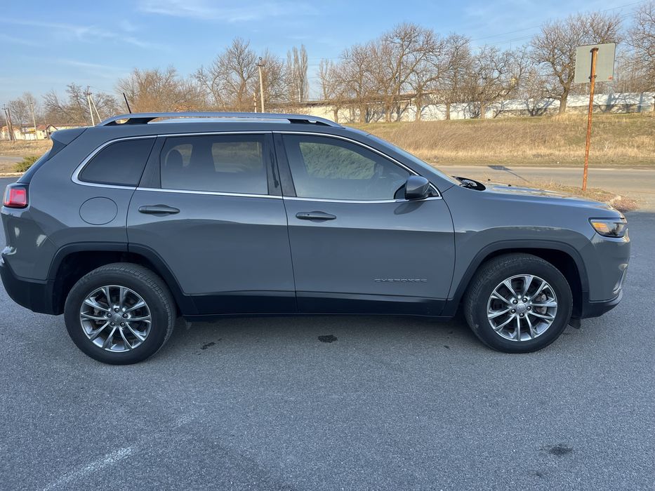 Jeep Cherokee 2019г Не бит Не фарбован Restaling