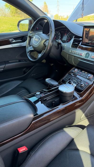 Audi A8 4.0 бензин 2014