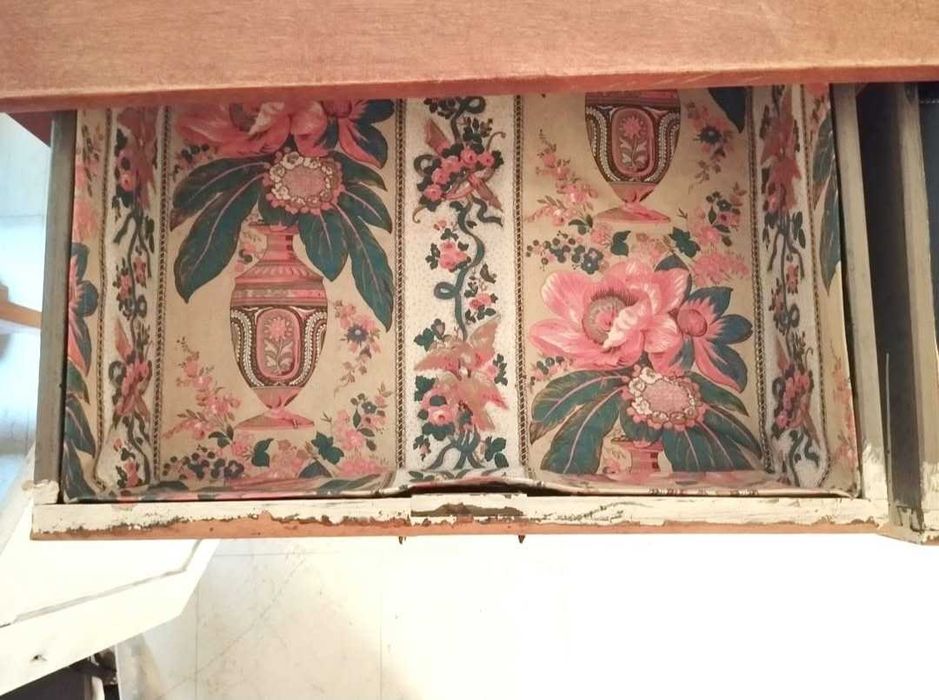 Cómoda rústica em madeira maciça