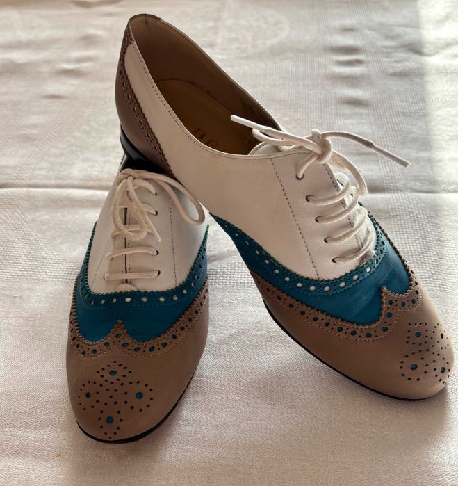 Туфлі жіночі BRUNATE на шнурівці