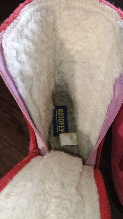 Продам валянки для дівчинки.