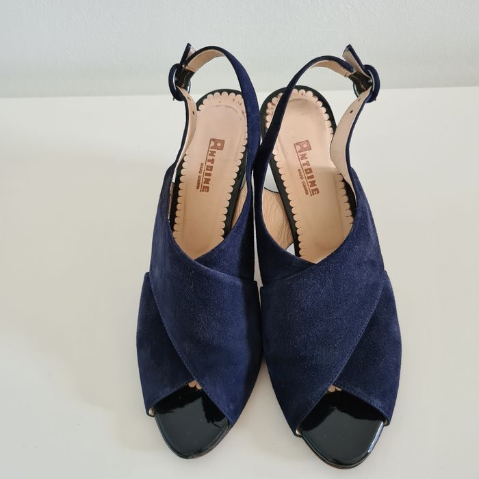 Sandálias camurça azul tam 37