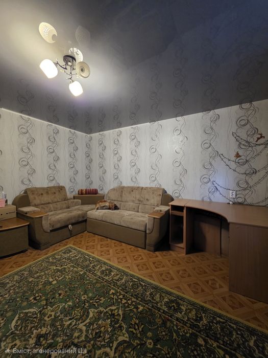 Продам трикімнатну квартиру на другому поверсі