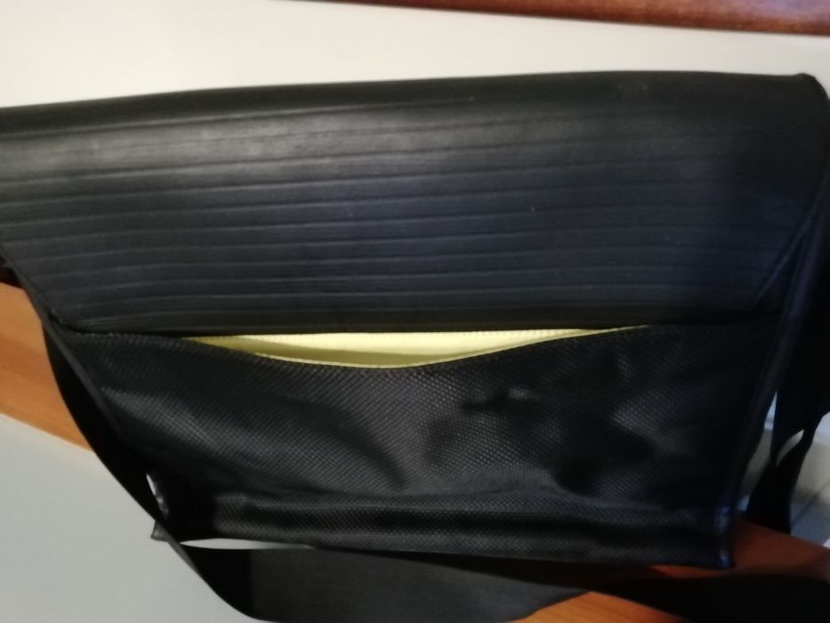 Mala / pasta preta IKEA 	está nova, por estrear*