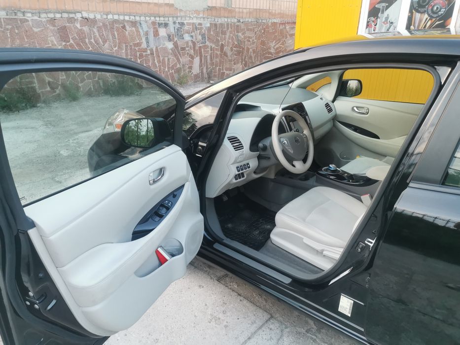 Продам Nissan leaf 2015рік