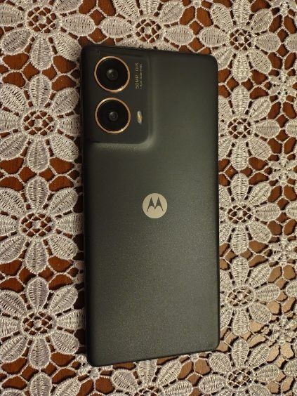 Na sprzedaż Motorola Moto G85 5G w pełni sprawna technicznie.