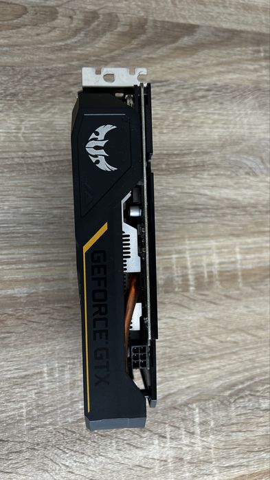 ASUS TUF Gaming GTX 1650 - Excelente estado, pronta a usar