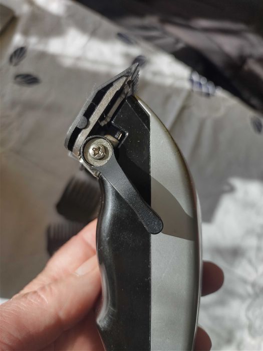 Машинка для стрижки волосся