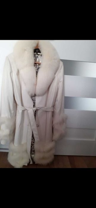 Śliczny, nowy, skorzany płaszczyk z futerkiem