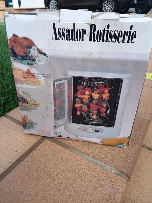 Assador elétrico - Marca Crown