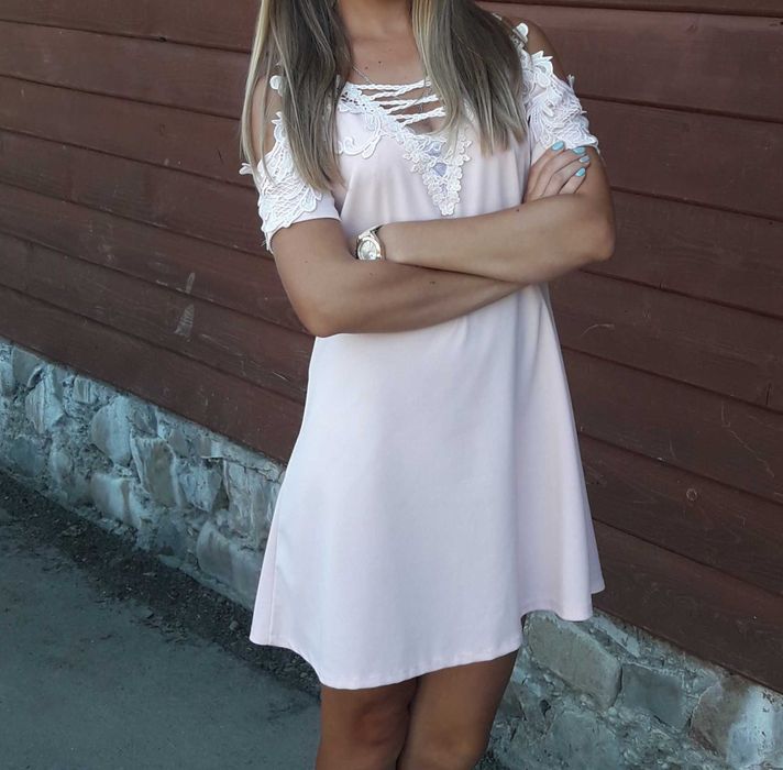 Zwiewna delikatna sukienka
