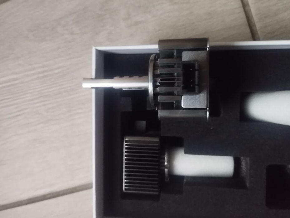 Продам лед лампи