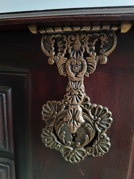 Arca em madeira de mogno como NOVA