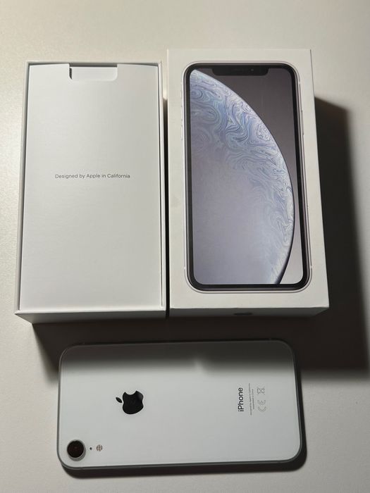 iPhone XR biały 64GB + 15 etui