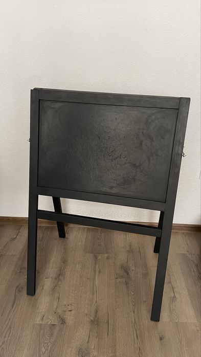 Дошка на ніжках магнітна чорна вулична