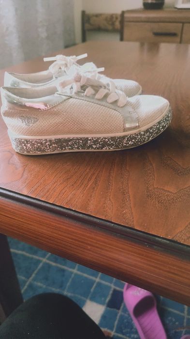 Trampki dla dziewczynki