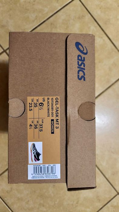 Sapatilhas asics igual a novas