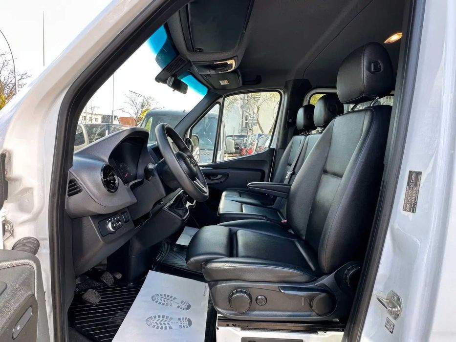 Mercedes-Benz Sprinter      2021