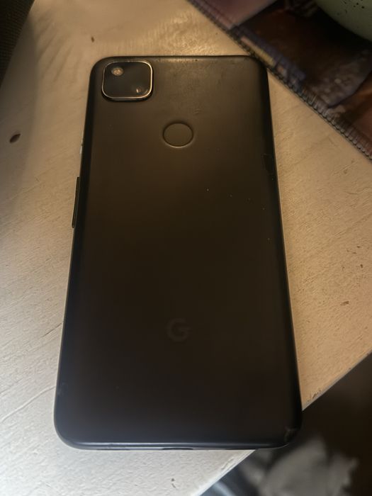 Телефон Pixel 4a