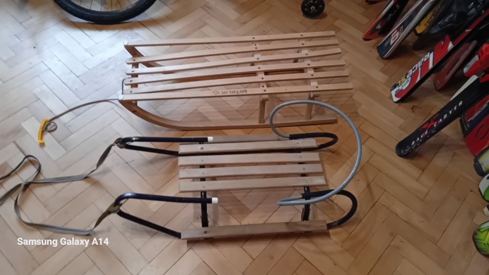 Sanki z oparciem I bez oparcja