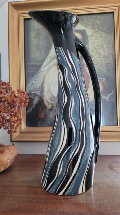 Ceramiczny stary wazon dzbanek