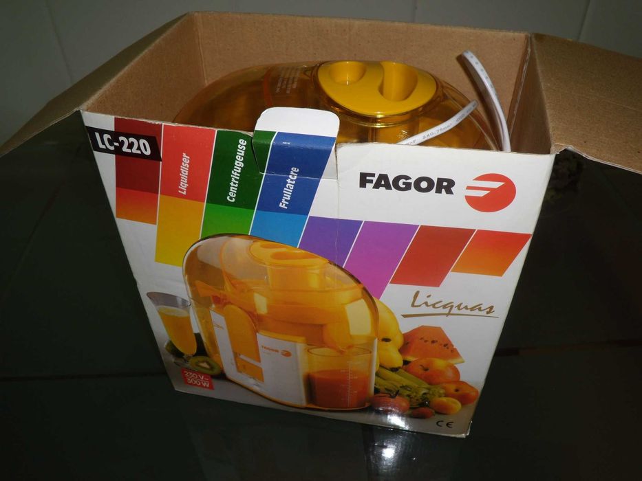 1 Espermedor de sumos - FAGOR LC-220