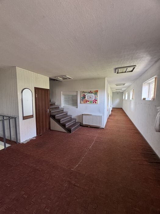 Комерційне приміщення, 585 м.кв, з ділянкою 0.14 га.