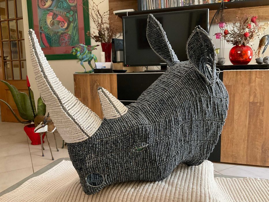 SALDO INCRIVEL! CABEÇA de Rinoceronte Missangas e Fio - Obra de Arte!