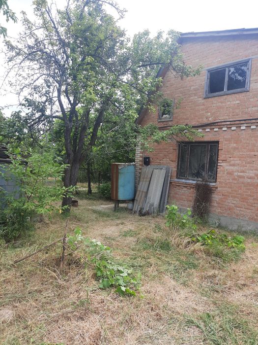 Продажа земельної ділянку з дачним будинком в Стрижавці