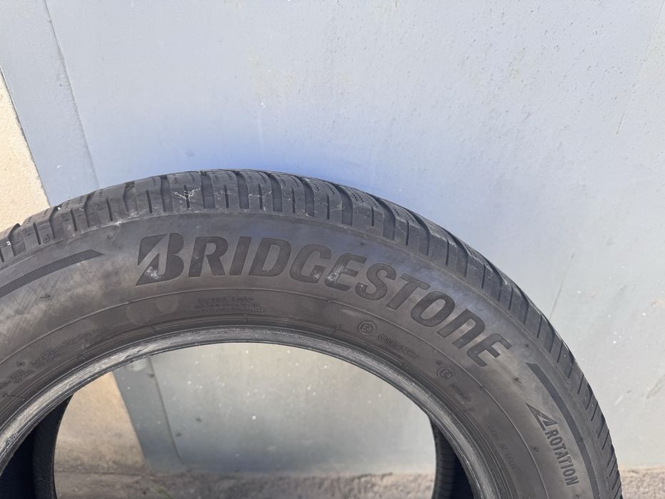 Зимова резина Bridgestone 215/65/r17