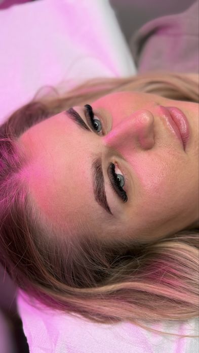 Stylizacja brwi •henna pudrowa •laminacja z farbką •regulacja