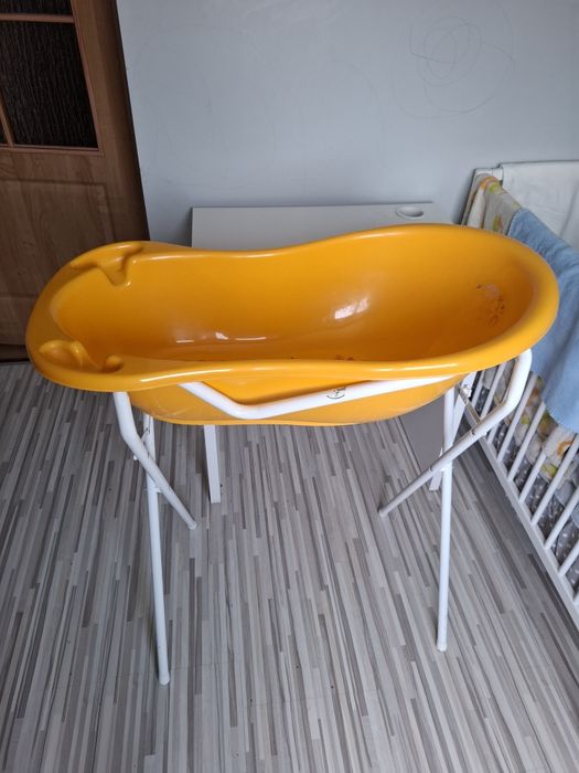 Wanienka ze stelażem Tega