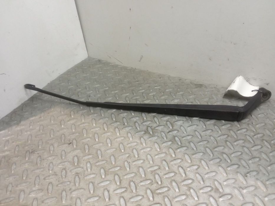 BRAÇO LIMPA-VIDROS DIREITO TOYOTA AVENSIS