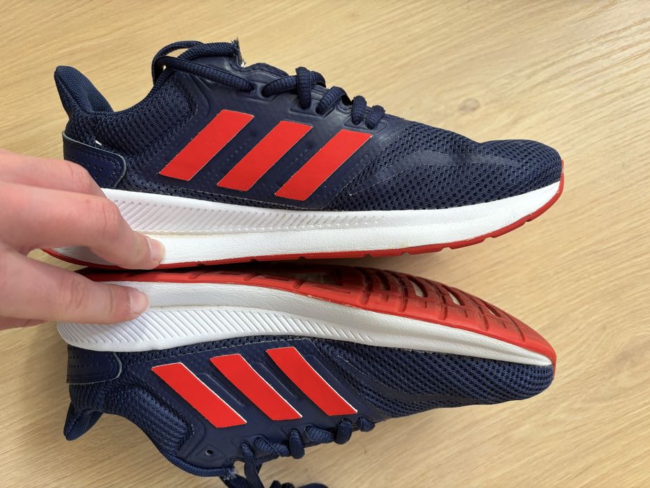 Tenis adidas desportivos novos