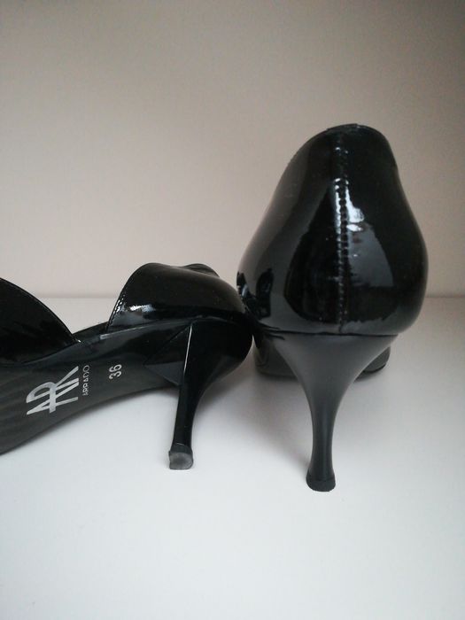 Lakierowane buty