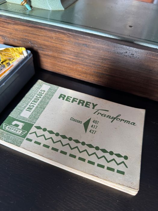 Máquina de Costura Refrey Transforma
