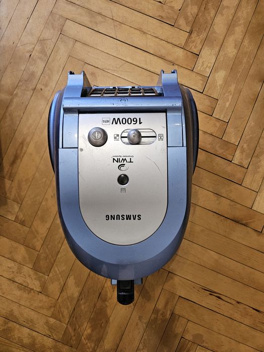 Пилосмоки Panasonic та 2 Samsung