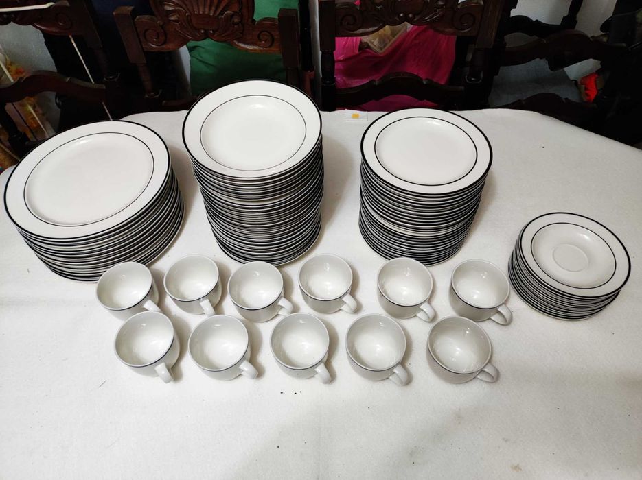 INTRO STONEWARE Dinnerware Set, 35 Pieces64862551529474126