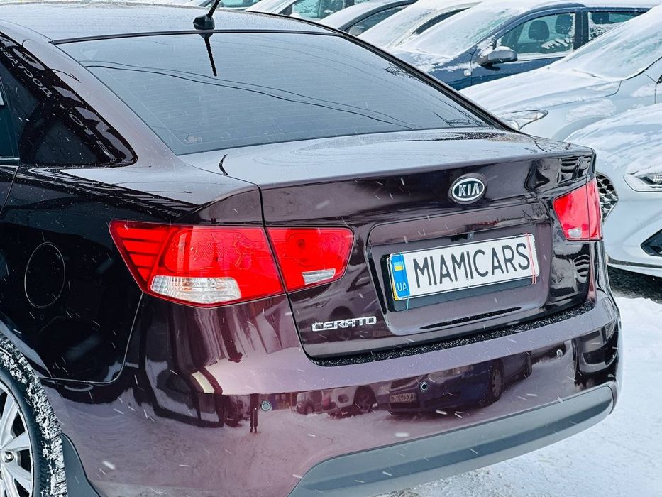 Kia Cerato 1.6 бензин   2011рік  відмінний стан від власника