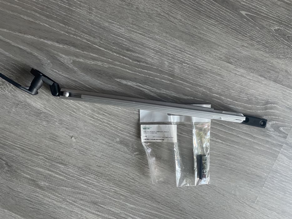 Braço telescópico para janela autocaravana Dethleffs