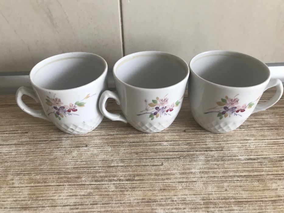 Шикарные фарфоровые чашки чайные ( чайное трио) времен СССР