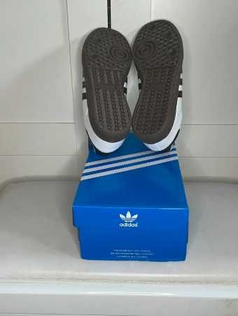 Adidas Samba OG: Black White Gum