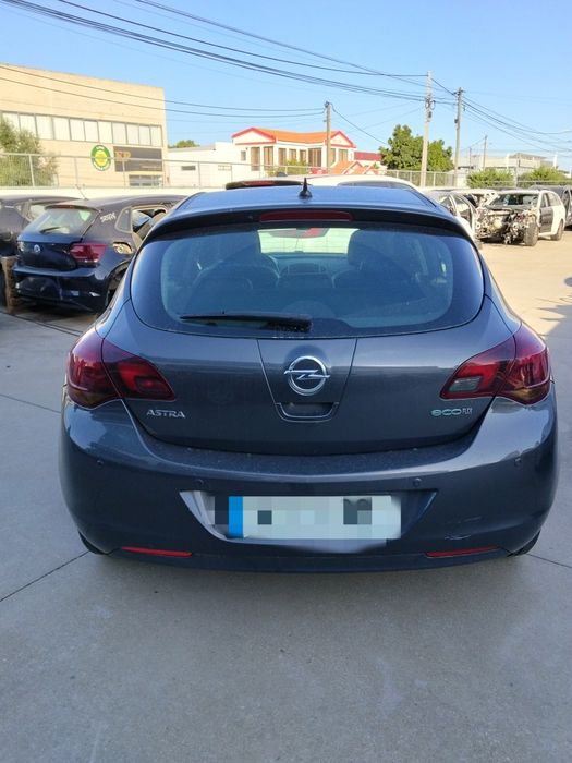 Peças Opel Astra J 2012